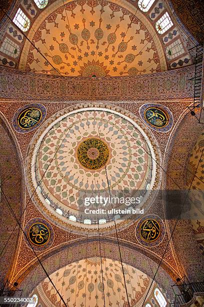 286 Eminonu Yeni Camii New Mosque Stock Photos, High-Res Pictures, and ...
