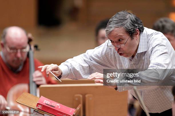 Murray Perahia KBE leitet die Academy of St. Martin in the Fields Philharmonie Köln