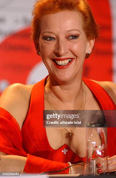 Schauspielerin Loes Luca anlässlich der Pressekonferenz zum Film -Ja Zuster, Nee Zuster - auf den 53. Internationalen Filmfestspielen in Berlin