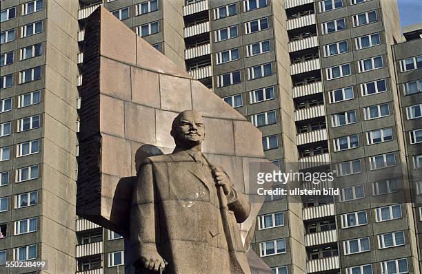 Abbau des Lenindenkmals am Leninplatz