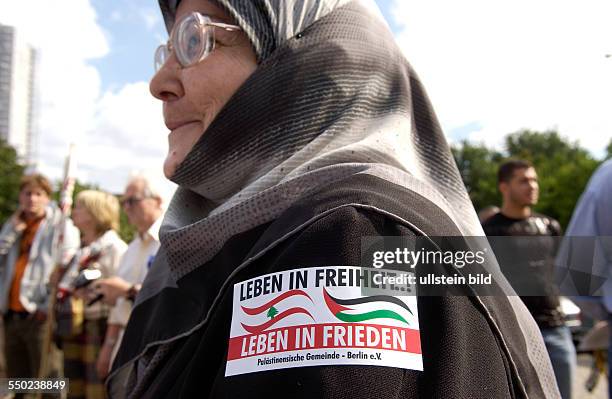 Leben in Freiheit-Leben in Frieden - Demonstration gegen den israelischen Militärschlag gegen die hisbollah im Libanon in Berlin