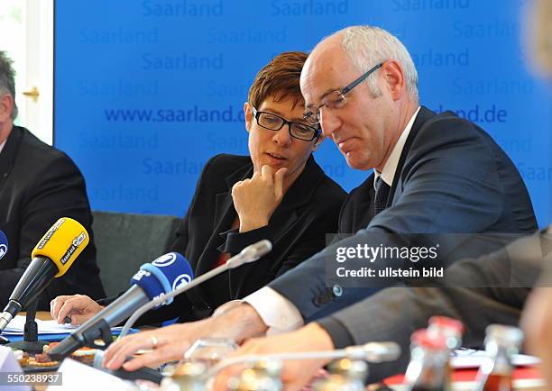 Die Pressekonferenz "Zusammenarbeit im Deutsch-Französischen Grenzraum - Politik im Dienste der Bürgerinnen und Bürger" findet in der Villa Europa in...