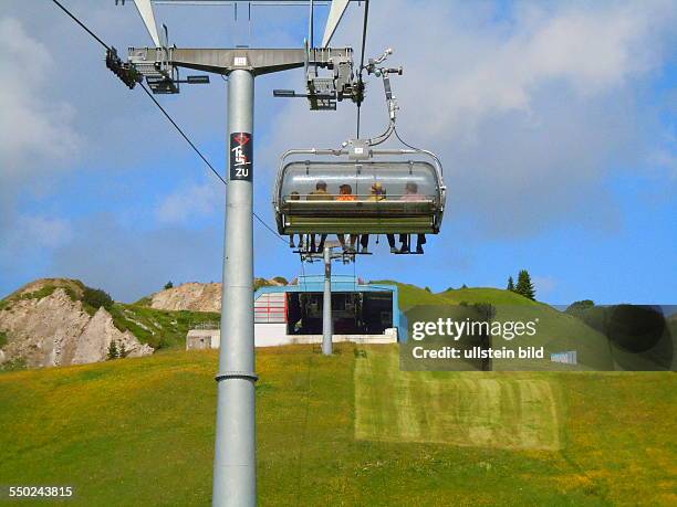 Sessellift nach Oberlech. Aufgenommen am 24. Juli 2013 bei Lech am Arlberg.