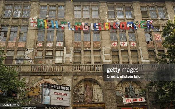 Das räumungsbedrohte Kunst-und Kulturhaus TACHELES in der Oranienburger Strasse in Berlin-Mitte