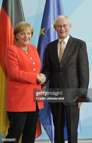 Bundeskanzlerin Angela Merkel und Herman van Rompuy während einer gemeinsamen Pressekonferenz anlässlich seines Besuchs in Berlin