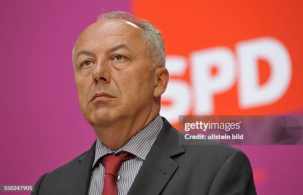 Matthias Machnig während einer Pressekonferenz zur Energiepolitik im Willy-Brandt-Haus in Berlin