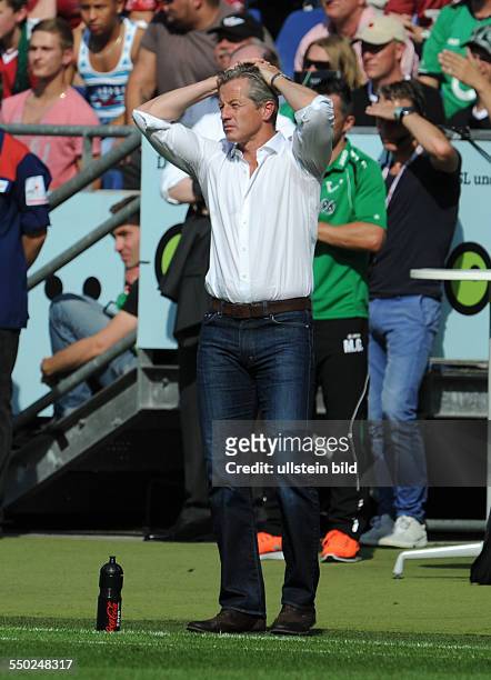 Fussball, Saison 2013-2014, 1. Bundesliga, 3. Spieltag, Hannover 96 - FC Schalke 04, Trainer Jens Keller