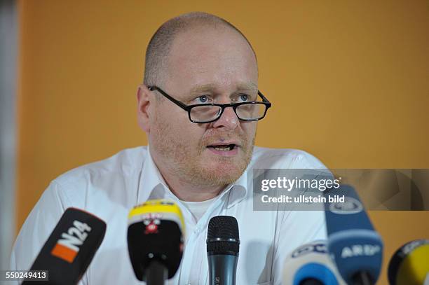 Bernd Schlömer anlässlich einer Pressekonferenz zum Überwachungsskandal in Berlin