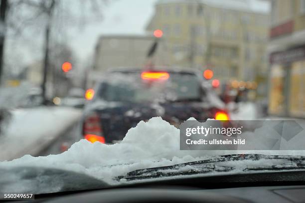 Winterliches Berlin - Schlechte Sicht beim Autofahren