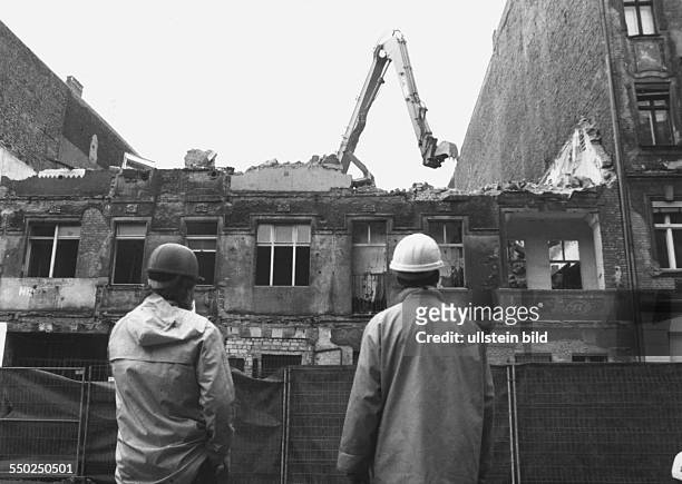 Abriss eines Wohnhauses in Berliner Prenzlauer Berg