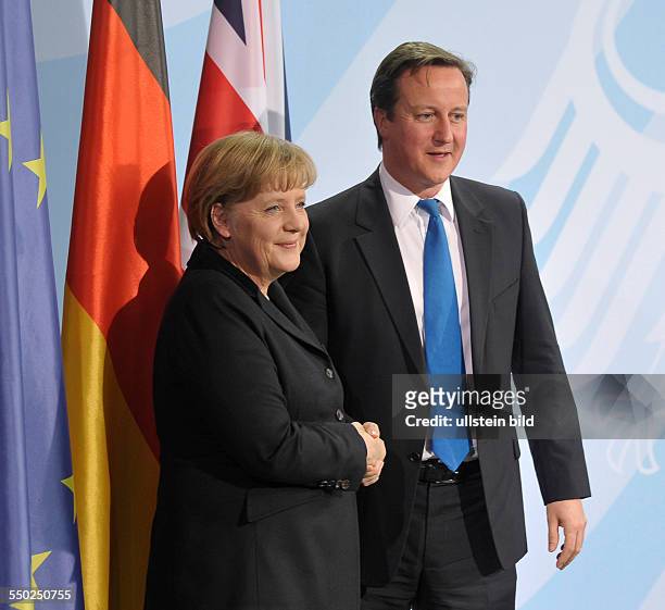 Bundeskanzlerin Angela Merkel und der britische Premierminister David Cameron während einer Pressekonferenz anlässlich seines Besuches in Berlin