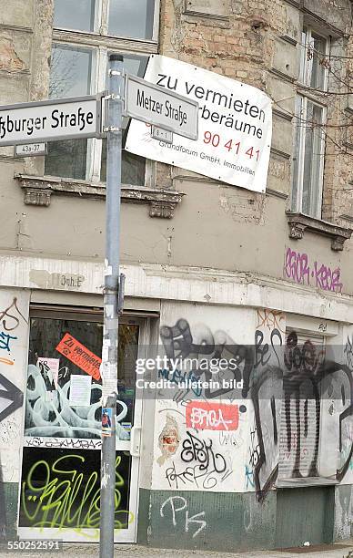 Gewerberäume zu vermieten in einem unsanierten Altbau in der Metzer Strasse im Berliner Bezirk Prenzlauer Berg