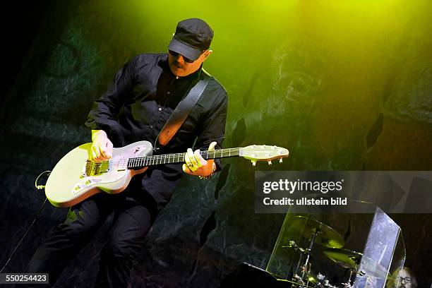 Gitarrist Duke Erikson während eines Konzerts im E-Werk in Köln