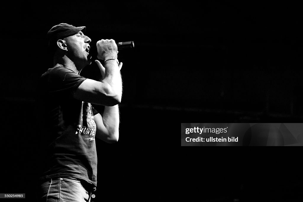 Sänger Steffen Keth während eines Auftritts anlässlich des Mera Luna