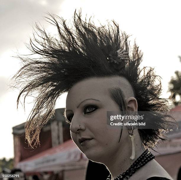 Besucherin auf dem 20. Wave-Gotik-Treffen in Leipzig