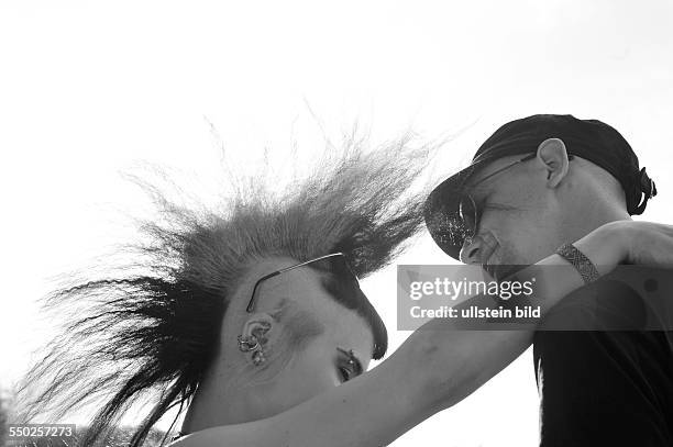 Besucher auf dem 20. Wave-Gotik-Treffen in Leipzig