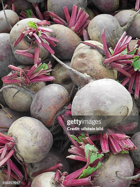 Türkei, Fethiye Obst- und Gemüsemarkt, Angebot auf dem Wochenmarkt: Rote Beete