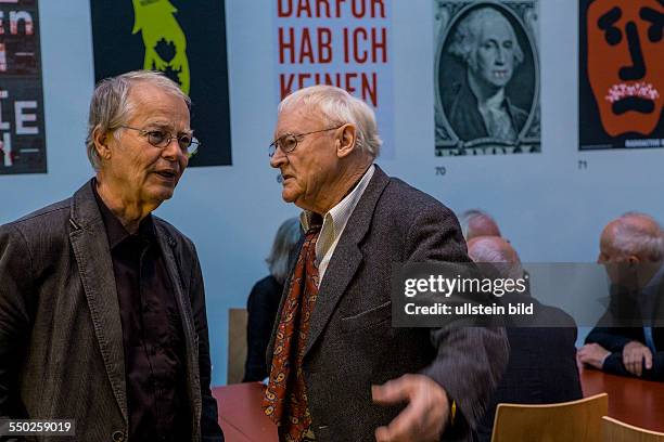 Volker Braun und Gerhard Wolf. In der Akademie der Künste am Pariser Platz in Berlin bei der Veranstaltung "65 Jahre SINN UND FORM.