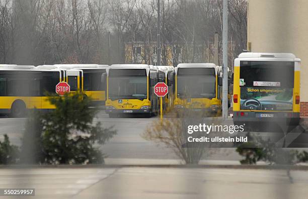 Streik - Busse stehen auf dem Betriebshof in Berlin-Lichtenberg