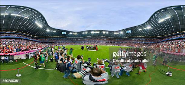 Grad Panorama bei der Siegerehrung, waehrend dem Uli Hoeness Cup 2013 Bayern Muenchen gegen FC Barcelona, am 24. Juli 2013 in der Allianz Arena in...