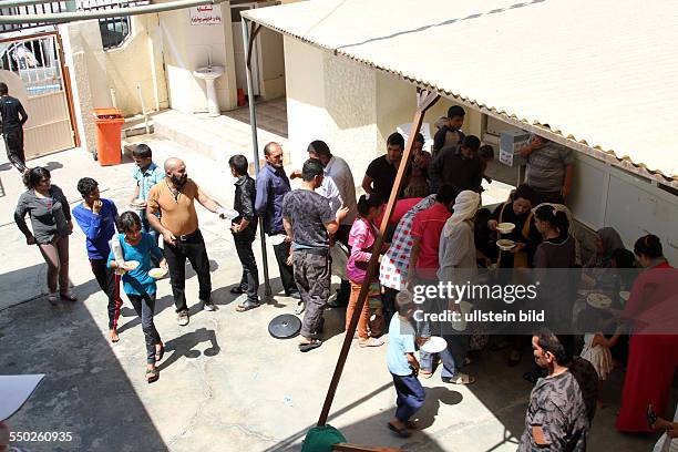 Civil Development Organization supporting Syrian refugees in a camp near Arbat, Sulaimanya Kurdistan Region. Syrian refugees continue to arrive in...