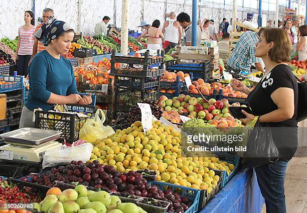 Türkei Lykische Küste Fethiye Gemüsemarkt Verkauf von Obst und Gemüse auf dem Wochenmarkt