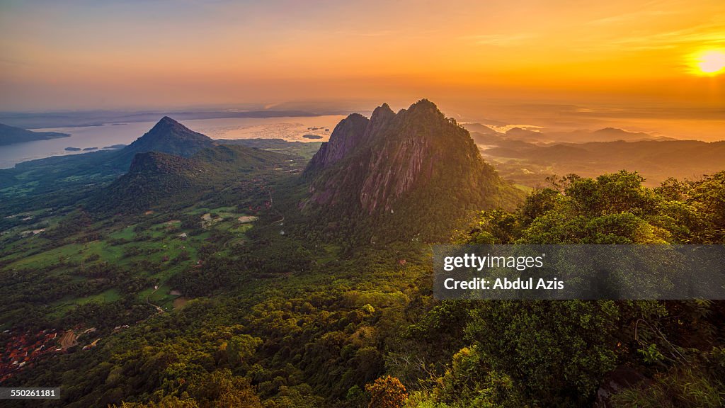 Sunrise from The Peak of Bongkok Mountain (view to