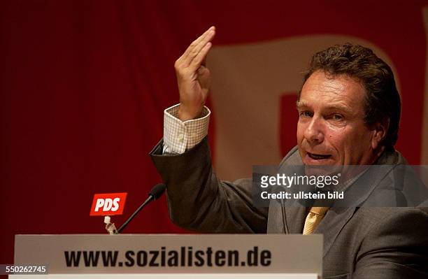 Klaus Ernst während des PDS-Sonderparteitags in der Berliner Kongresshalle