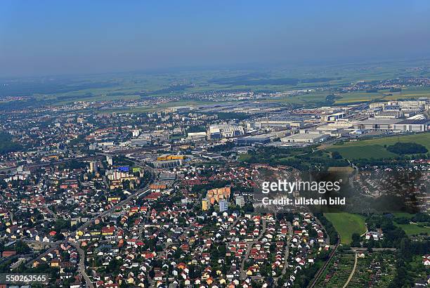 Ingolstadt ist seit 1989 die jüngste deutsche Großstadt. Der Automobil- und Maschinenbau hat die Stadt im 20. Jh. Geprägt.
