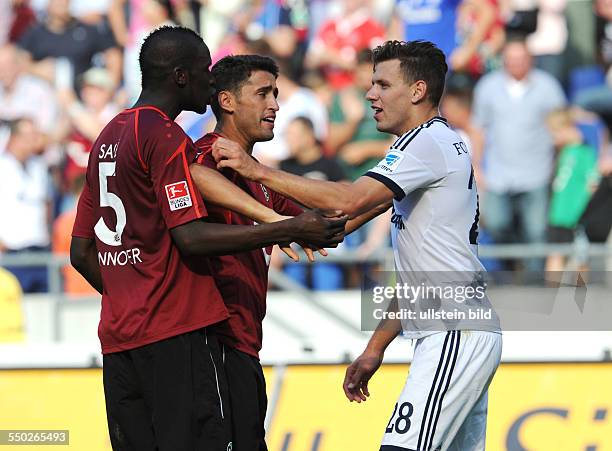 Fussball, Saison 2013-2014, 1. Bundesliga, 3. Spieltag, Hannover 96 - FC Schalke 04 2-1, v.re., Adam Szalai , Karim Haggui , Salif Sane