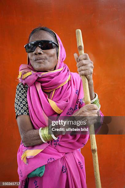 Hyderabad Frau in der Nähe der Hauptstadt des Bundesstaates Andrah Pradesh