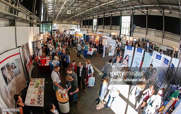 Die Ausbildungsplatzmesse der Wirtschaftsjunioren zieht hunderte Interessierte aus der Region auf das Saarbrücker Messegelände. Rund 90 Unternehmen...