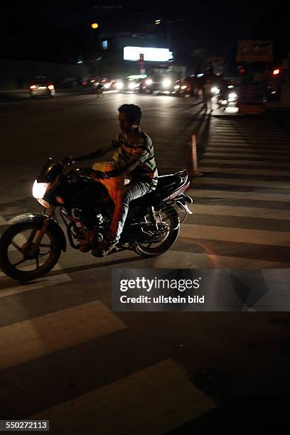 Hyderabad Hauptstadt des Bundesstaates Andrah Pradesh, Strassenverkehr