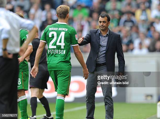 Fussball, Saison 2013-2014, 1. Bundesliga, 4. Spieltag, Borussia Moenchengladbach - SV Werder Bremen 4-1, Trainer Robin Dutt , re., und Nils Petersen