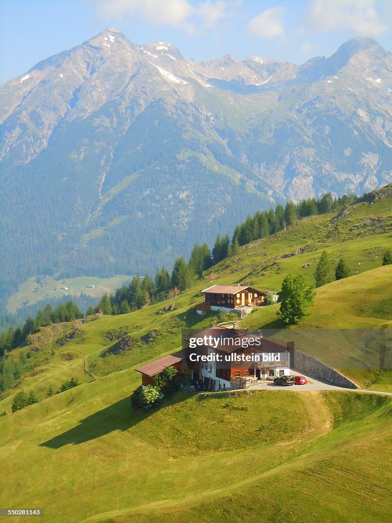 Siedlung Kaisers über dem Tiroler Lechtal