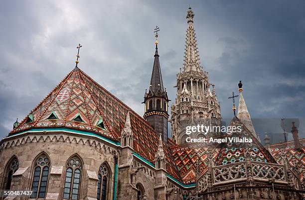 matthias church - royal palace budapest stock-fotos und bilder