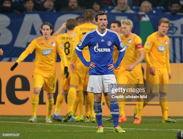 Fussball, Saison 2013-2014, DFB-Pokal Achtelfinale, FC Schalke 04 - 1899 Hoffenheim, Hoffenheim jubelt, Christian Fuchs , vorne, kann es nicht fassen.