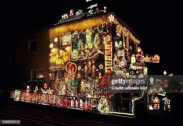 Das Haus von Familie Berrar in der Rosseler Straße in Ludweiler ist seit dem ersten Advent weihnachtlich geschmückt, hier fotografiert. Insgesamt...
