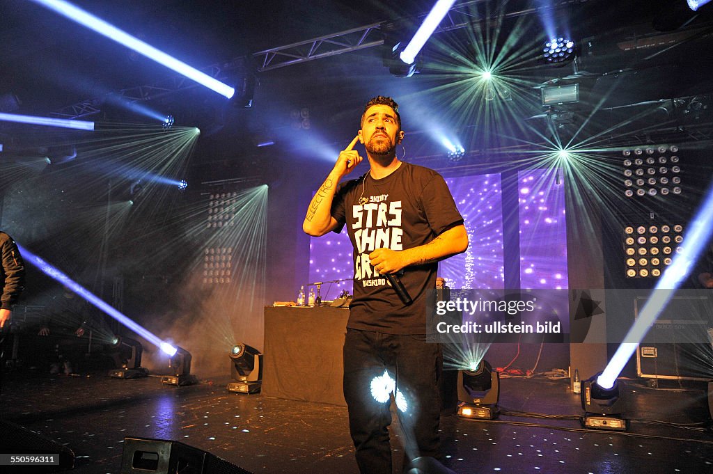 Bushido Rapper Gif Bushido - der deutsche Rapper bei einem Konzert in Hamburg, Grosse ...