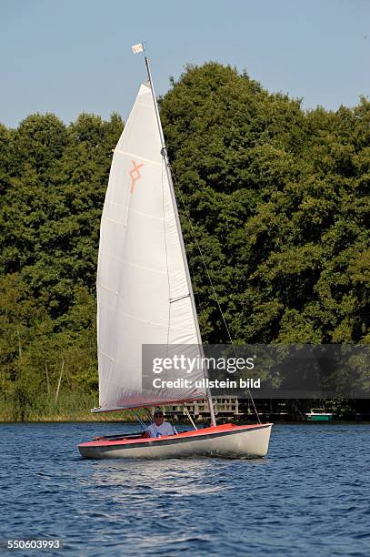 Segelboot auf dem Dreetzsee in Carwitz - Mecklenburg-Vorpommern