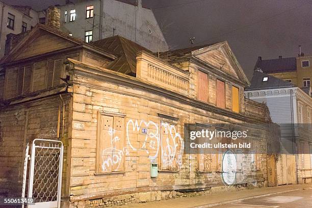 Altes, traditionelles Holzhaus in Riga