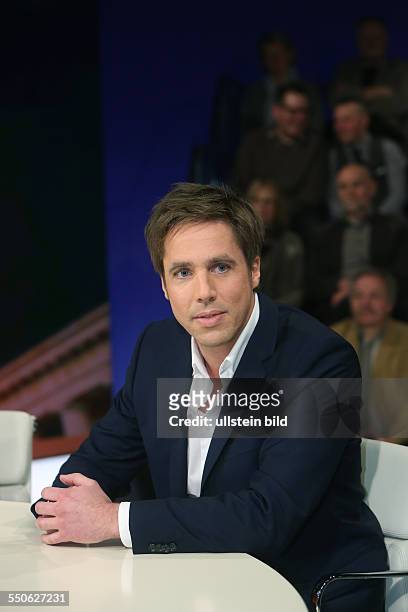 Markus Feldenkirchen in der ZDF-Talkshow "maybrit illner" am in Berlin Thema der Sendung: Die Große Koalition der Alten - Keine Zukunft mit...