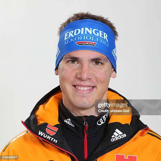 Biathlon Simon Schempp Studioportrait des Deutschen Ski Verband Sportler/Trainer fuer die Saison 2013/2014.