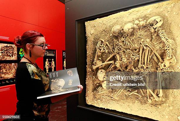 Eröffnung Sonderausstellung " 3300 BC Mysteriöse Steinzeittote und ihre Welt " Salzmünde im Vorgeschichtsmuseum des Landesamtes für Archäologie und...