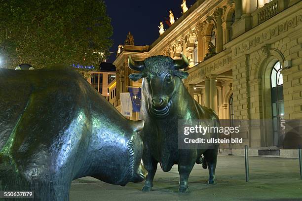 Bulle und Baer, Boerse, Boersenplatz, Frankfurt am Main, Hessen, Deutschland / Börse, Börsenplatz, Bär