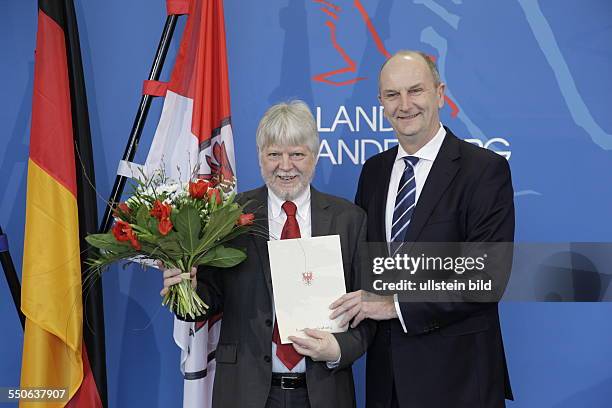 Potsdam, Staatskanzlei Land Brandenburg, Neue Minister der Landesregierung ernannt. Justizminister Helmuth Markov, Ministerpräsident Dietmar Woidke