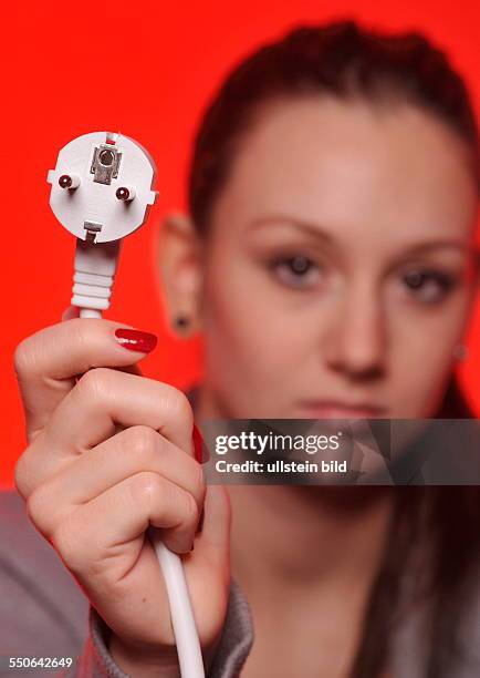 Die Strompreise steigen und treiben manchen Verbraucher zur Verzweiflung. Strom Energie Energiepreis Strompreis Symbolfoto