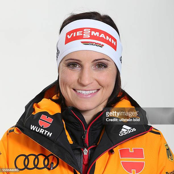 Biathlon Andrea Henkel Studioportrait des Deutschen Ski Verband Sportler/Trainer fuer die Saison 2013/2014.