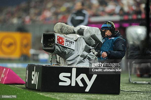 Fussball, Saison 2013-2014, 1. Bundesliga, 19. Spieltag, FC Bayern Muenchen - Eintracht Frankfurt 5-0, Sky Sport TV Fernsehkamera