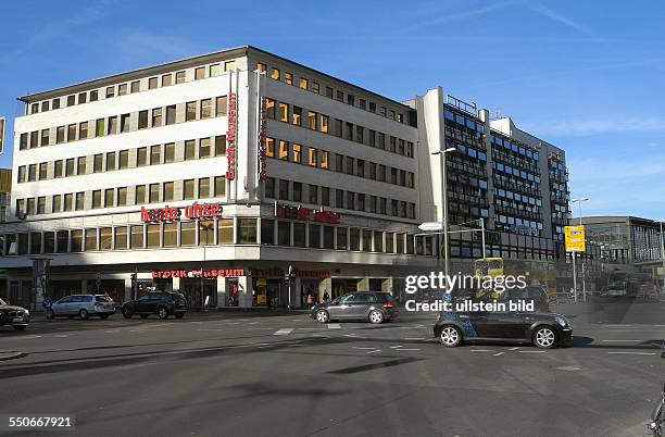 Berlin, Kreuzung Kantstrasse / Joachimstaler Strasse, Leineweber-Haus und rechts daneben das Aschinger-Haus